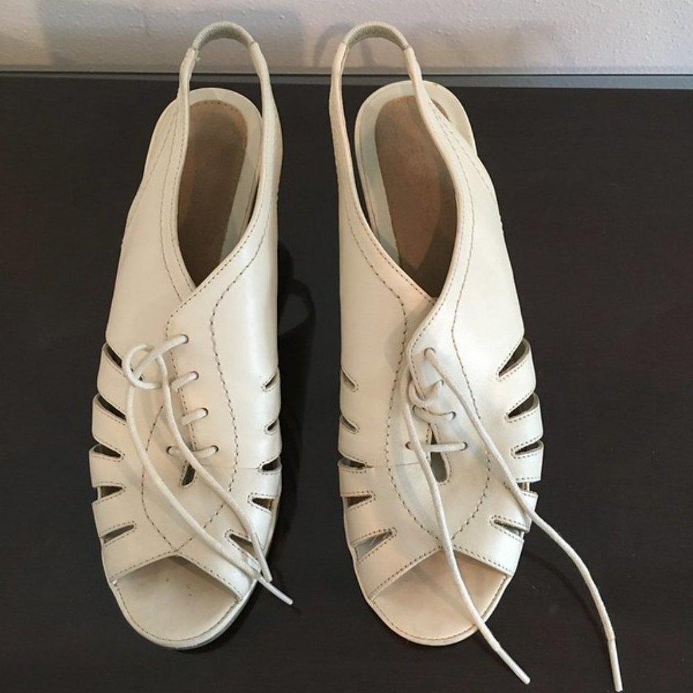 Aerosoles Cream Leather Heeled Sandals
